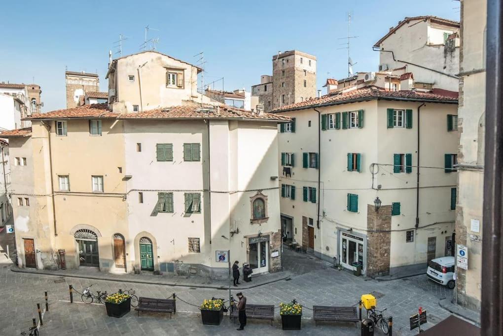 La Passerina Florence Luaran gambar